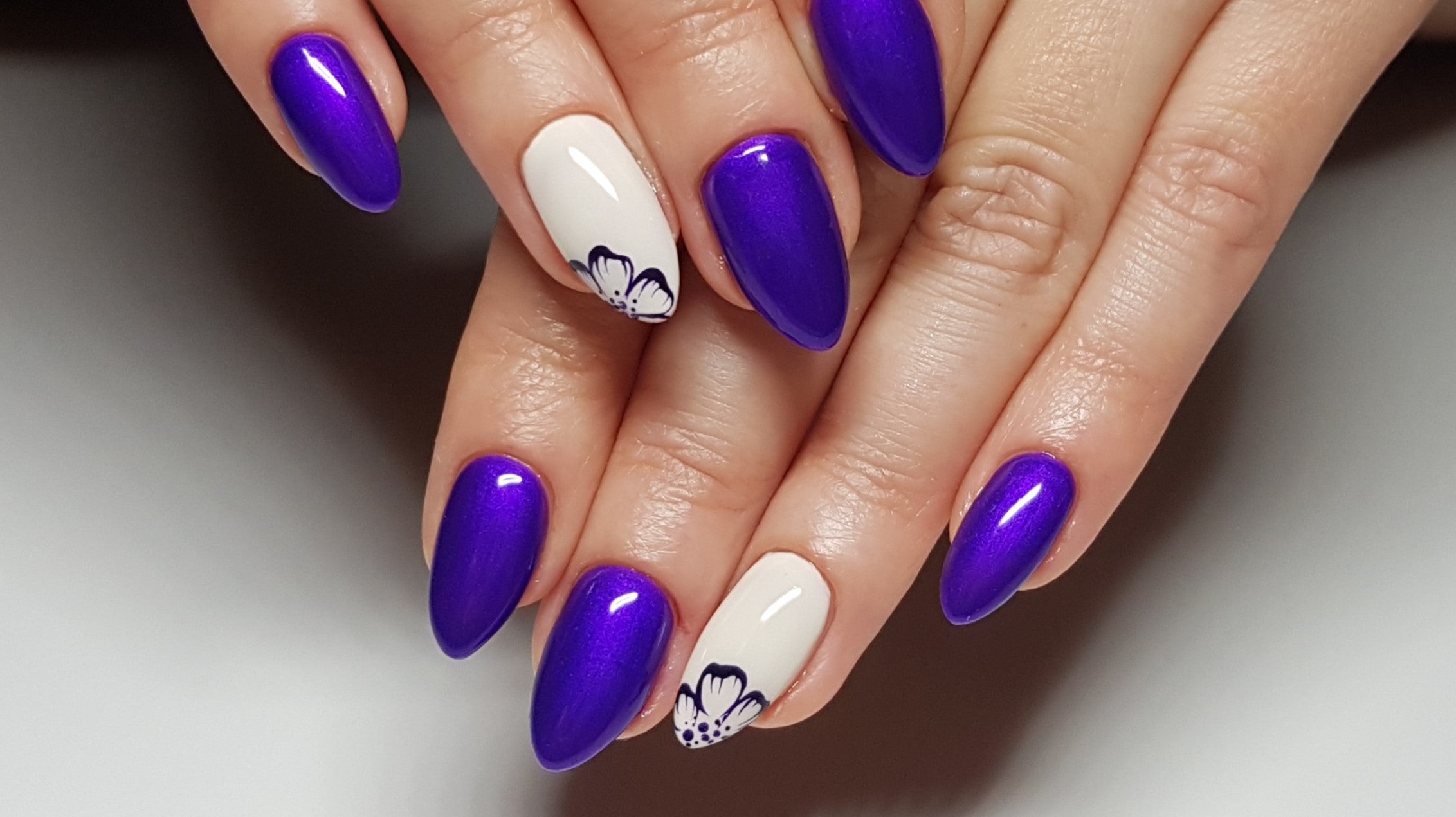 10 Stunning Semilac Gel Nail Colours for a Glamorous Look