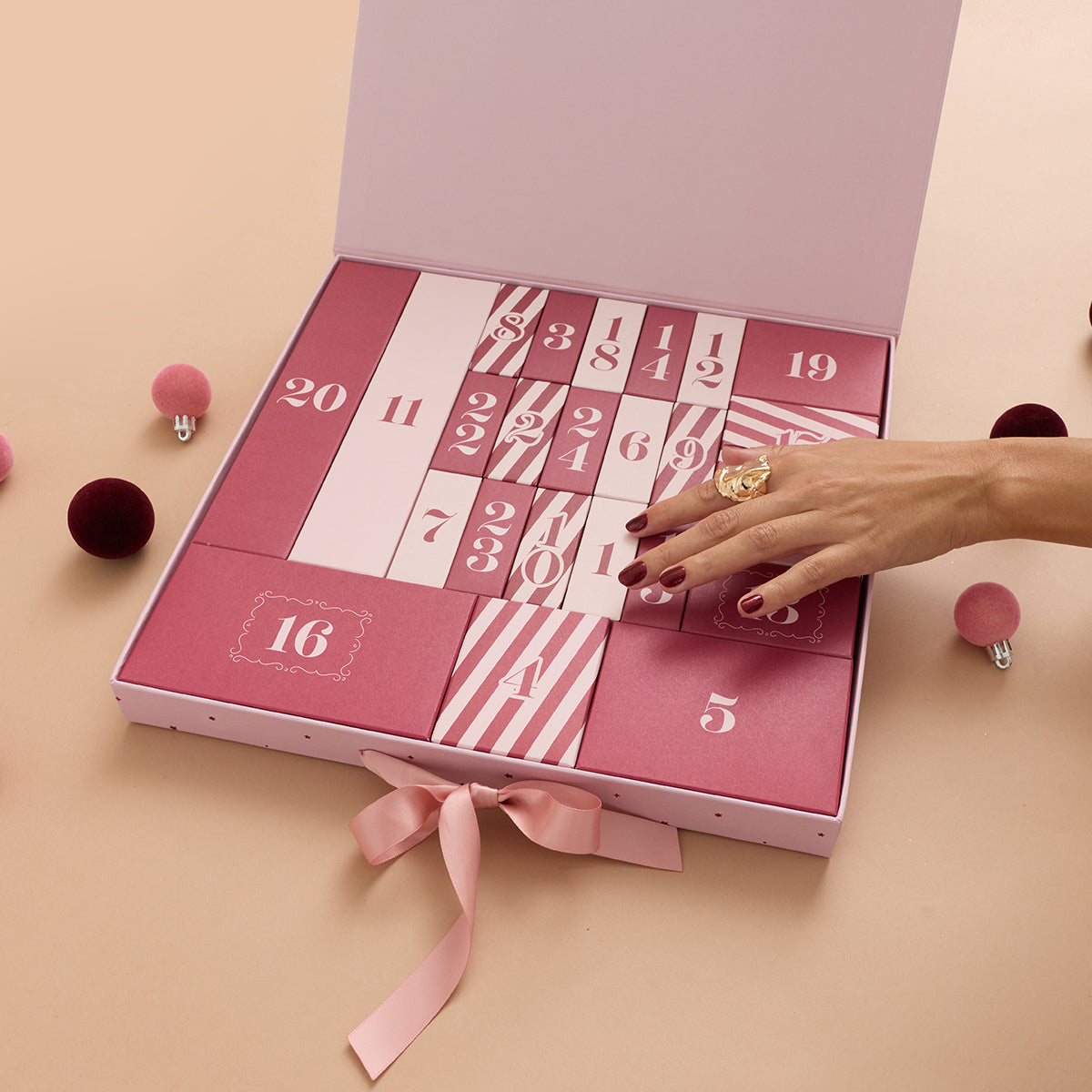 Semilac Advent Calendar 2026: 24 Days of Nail Magic (Gel Polish Edition) - Semilac UK
