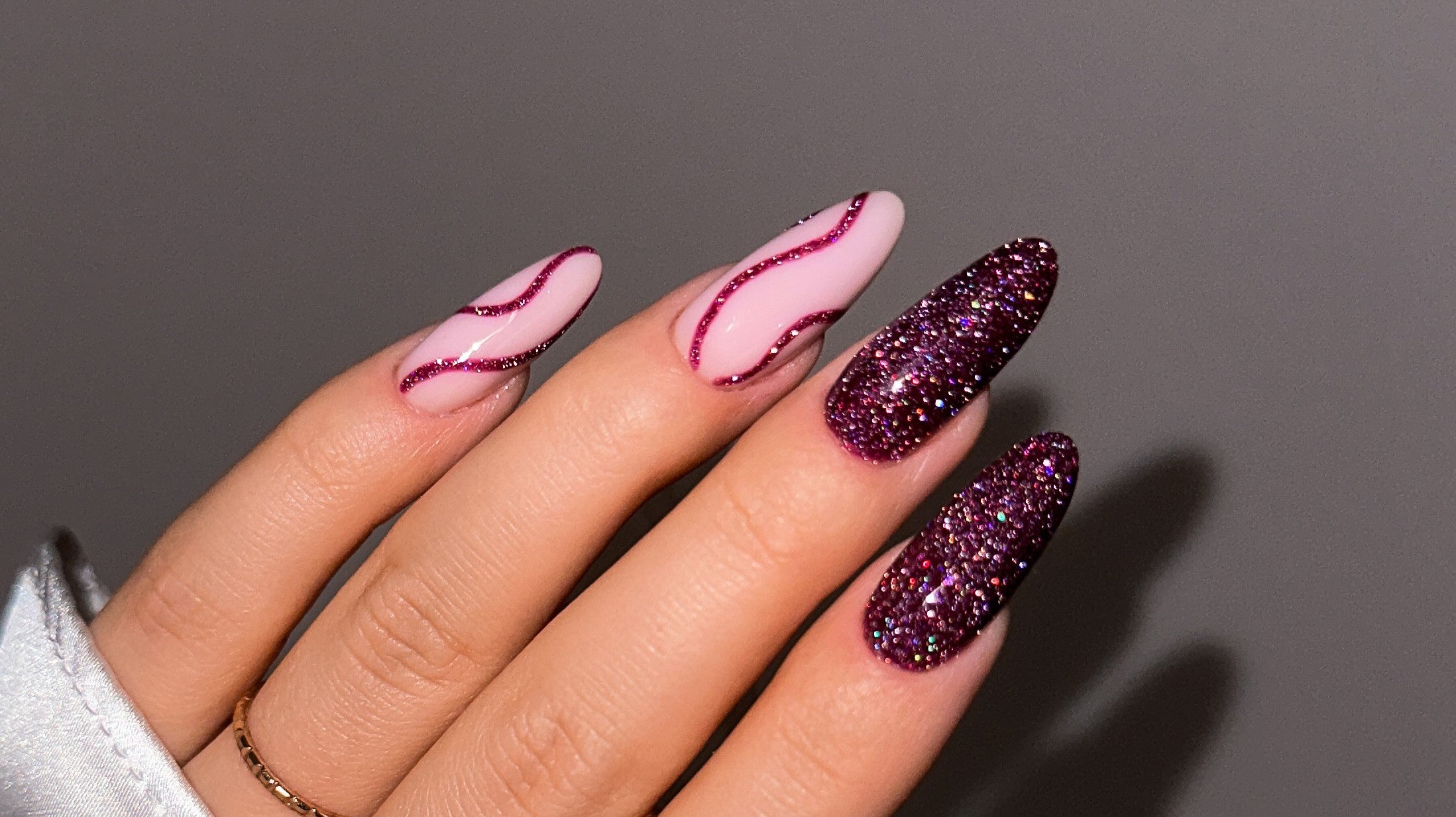 Glitter Manicure: Add Some Spark to Your Nails with Semilac