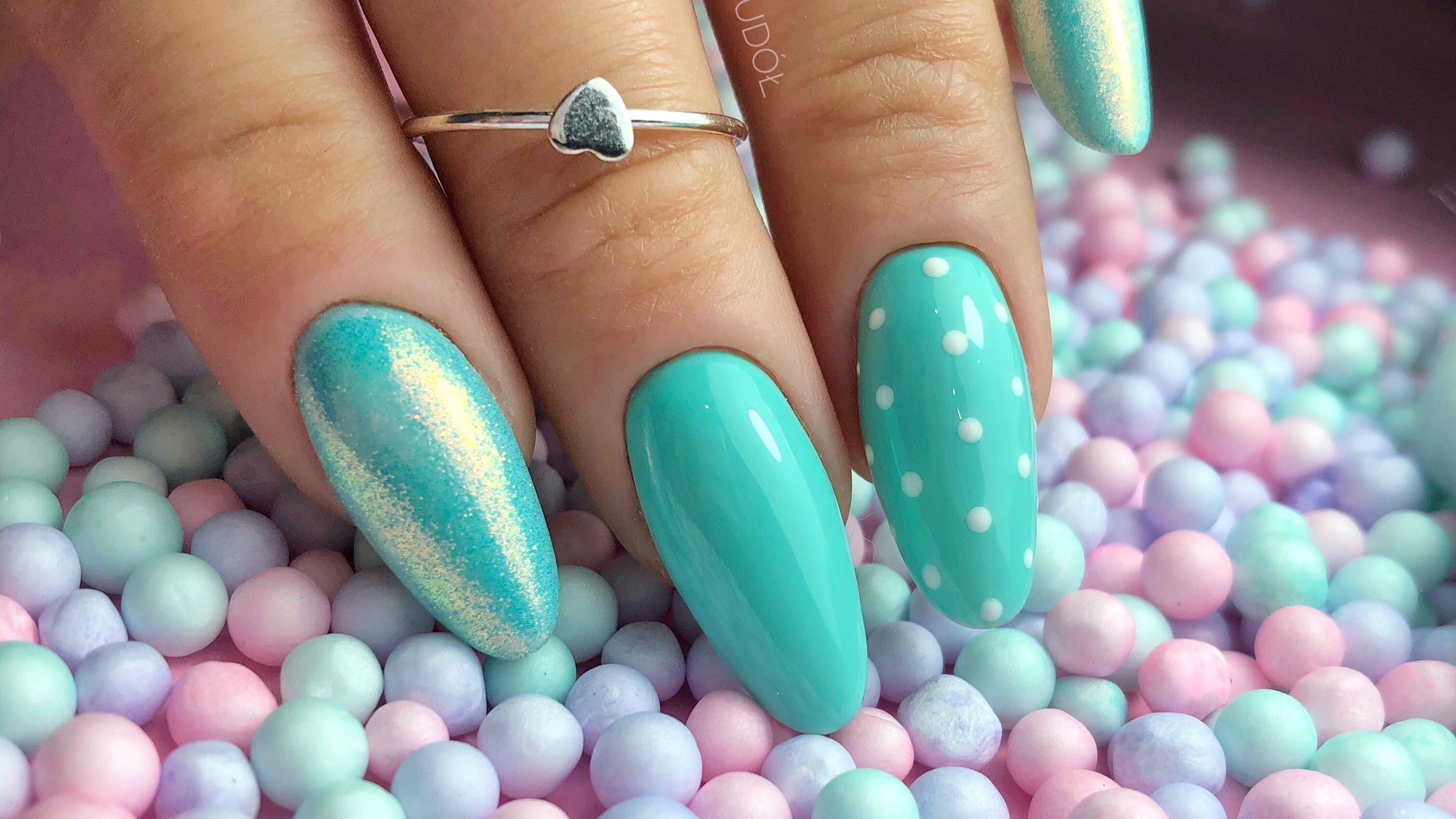 The Ultimate Guide on How to Shape Your Nails