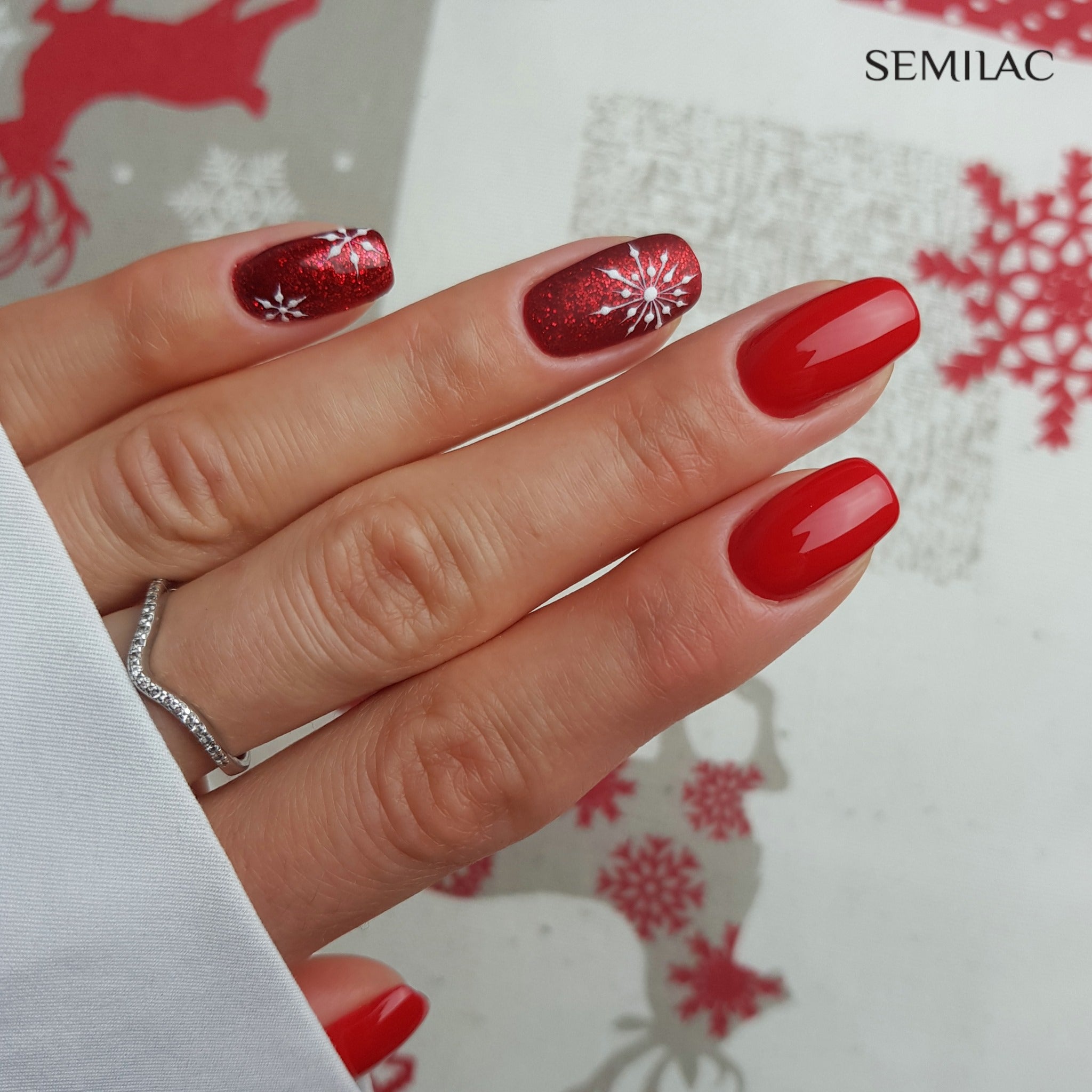 Red Glitter Nails | Red nails glitter, Red nails, Red sparkle nails