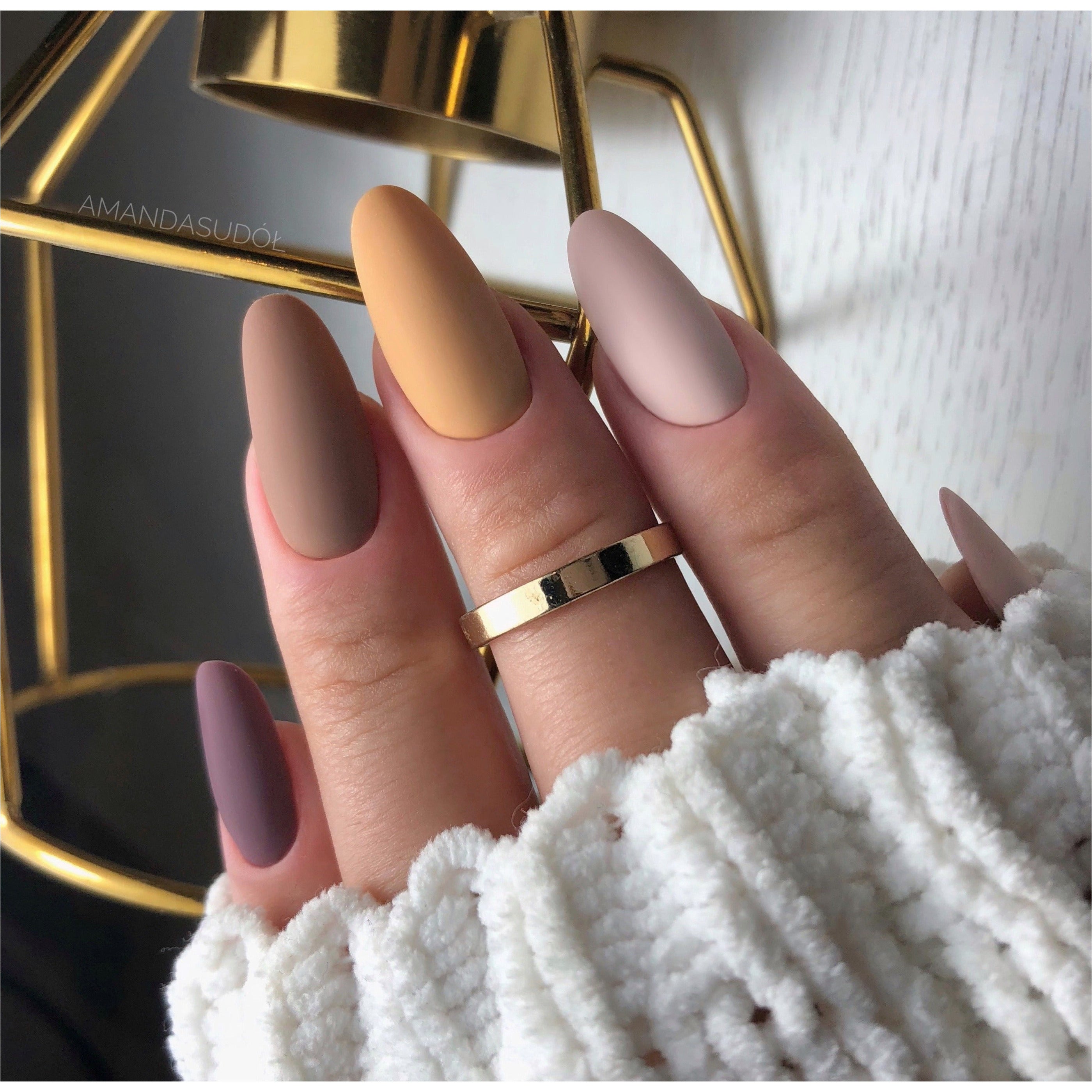 11 Best Nail Colors for Short Nails to Level up Your Nail Game | PINKVILLA